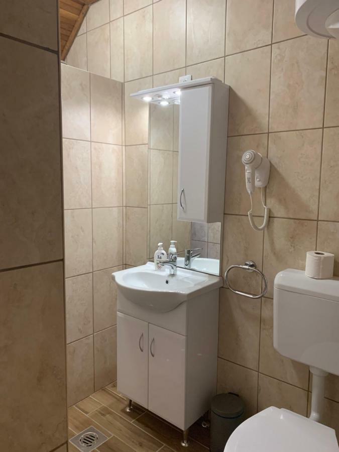 زلاكاروس Aranyszarvas-Goldener Hirsch Pension المظهر الخارجي الصورة